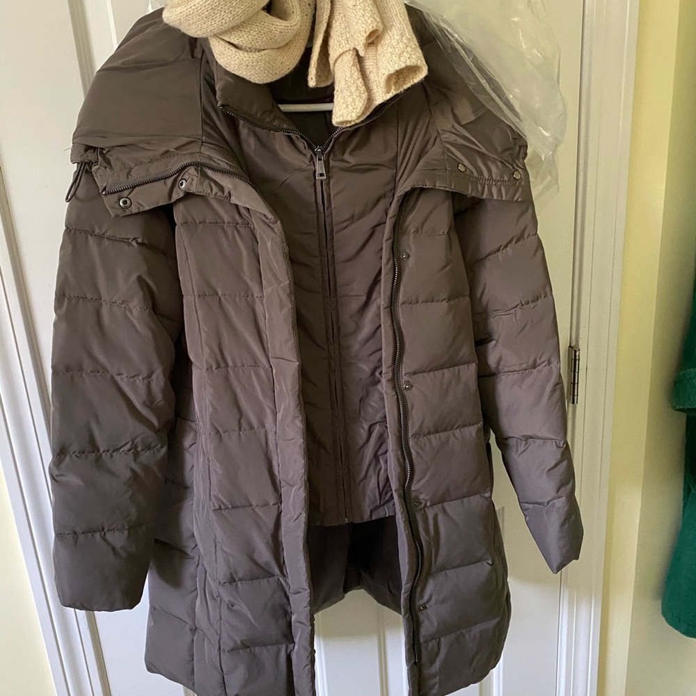Cole Haan zip-front puffer hooded coat. - Picture 2 of 4